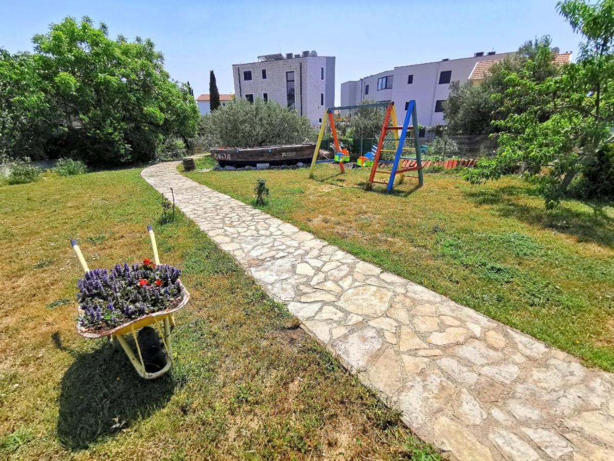 Apartments Cvita Holiday Рогозница Экстерьер фото